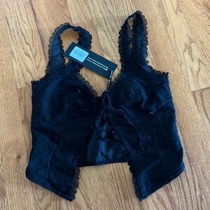 White Fox Black Top